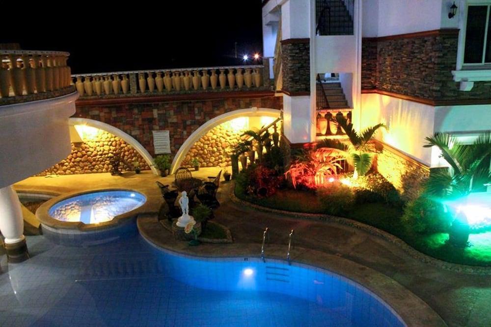 Casablanca Hotel And Resort Olongapo Dış mekan fotoğraf